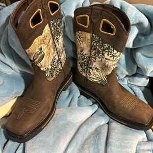 LaCrosse Tallgrass Men’s 10W (Fits like 11) Boots.